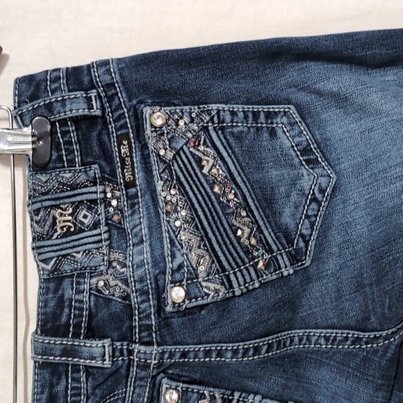 Miss Me Signature Straight Jeans Medium Blue Wash Midrise Bling Back Size 29 - Picture 5 of 9